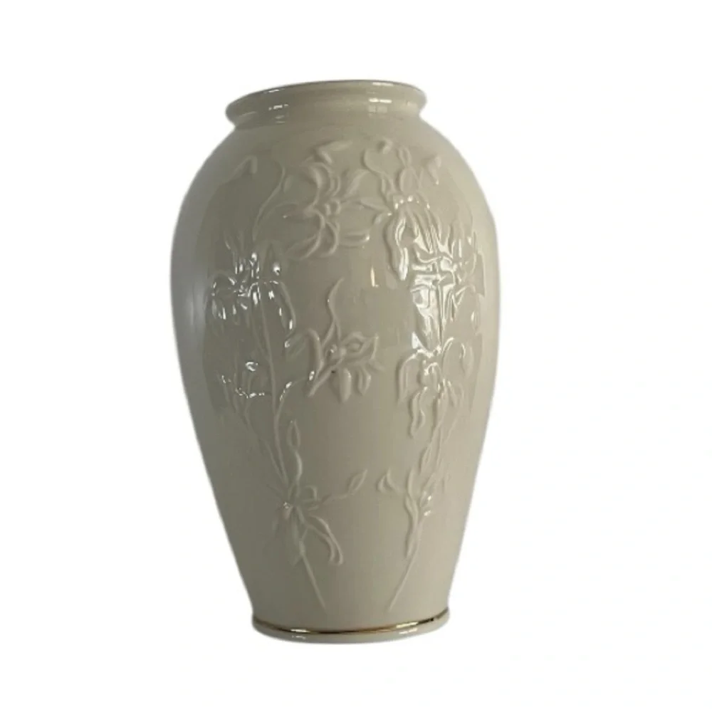 Lenox Bone China Vase with Gold Trim / Lily Pattern